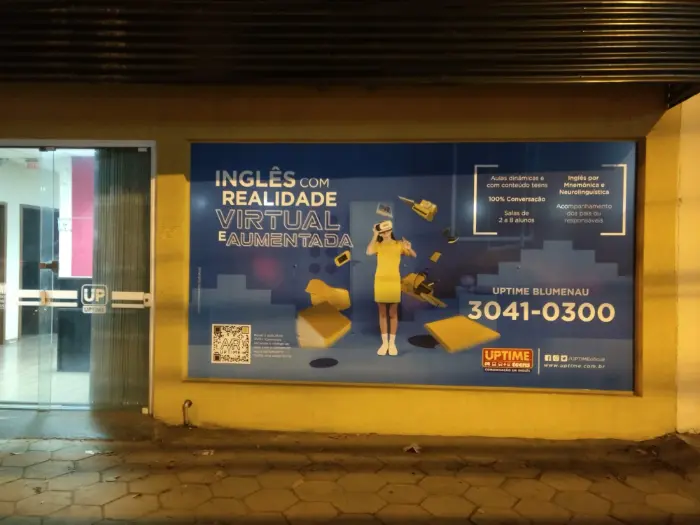 Adesivo de vitrine de escola de inglês, versão para turma teen
