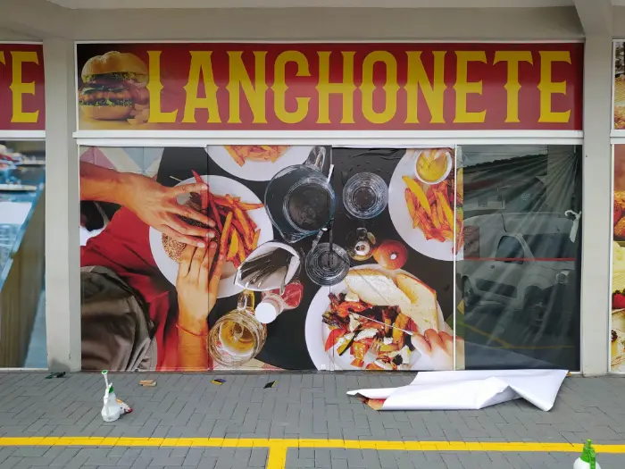 Adesivo de vitrine com foto de lanche, para lanchonete