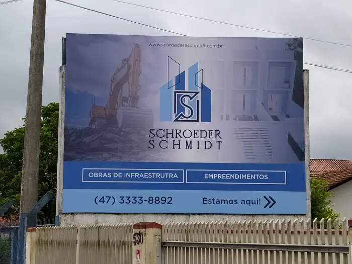 Outdoor institucional em muro, para construtora e empresa de obras